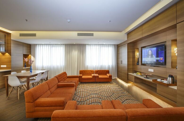 Hotel Ambassador By Ace Hotels