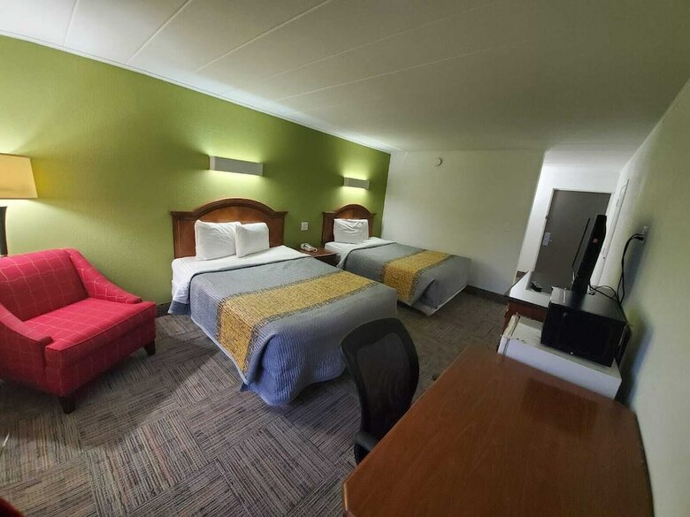 Hotel Shadeland Inn Indianapolis