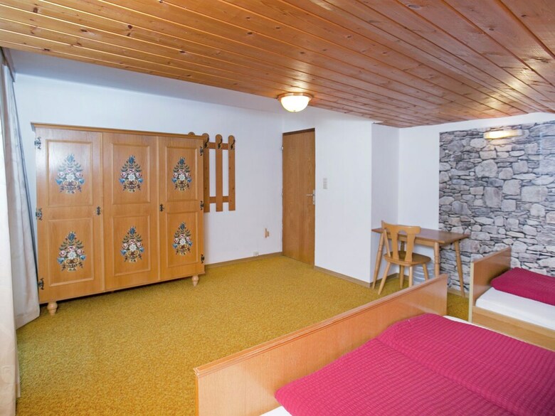 Beautiful Apartment Near Mountains In Gerlosberg