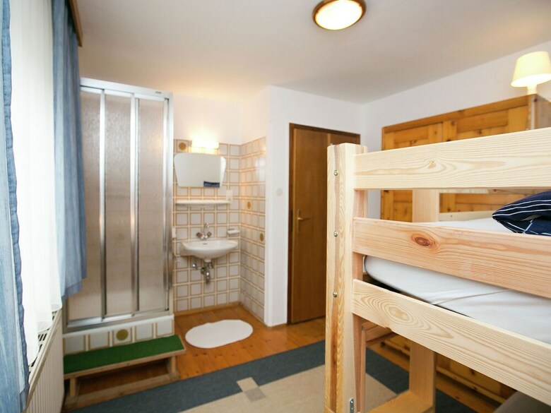 Beautiful Apartment Near Mountains In Gerlosberg