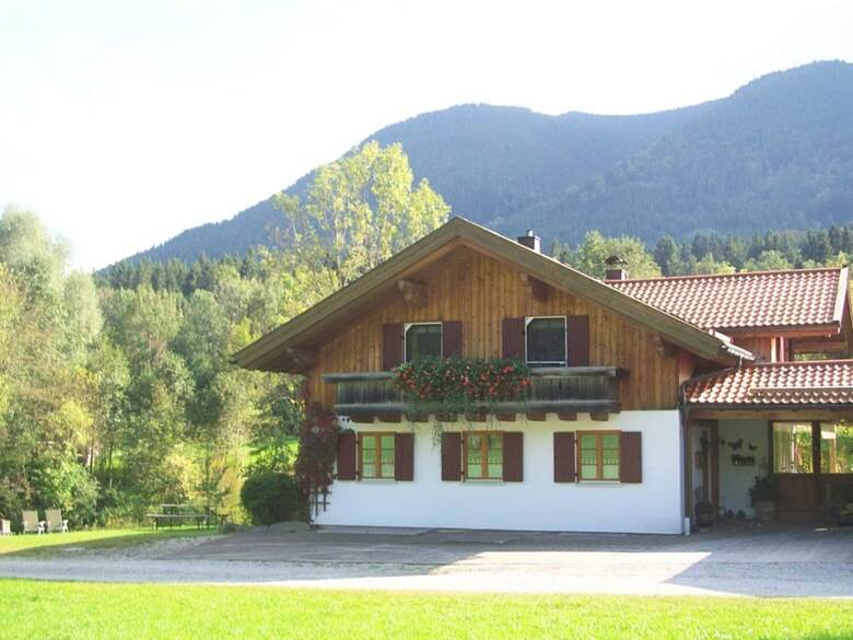 Alluring Apartment In Bad-kohlgrub With Private Garden