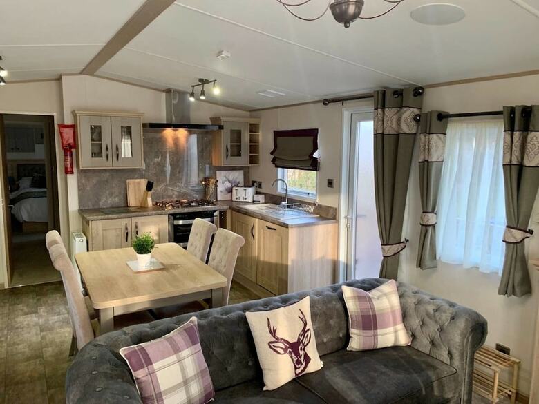 Stunning Lodge - Home From Home