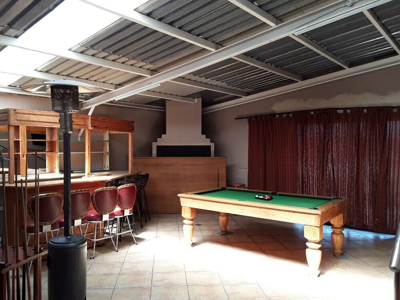 Hotel Kwazi Guest House