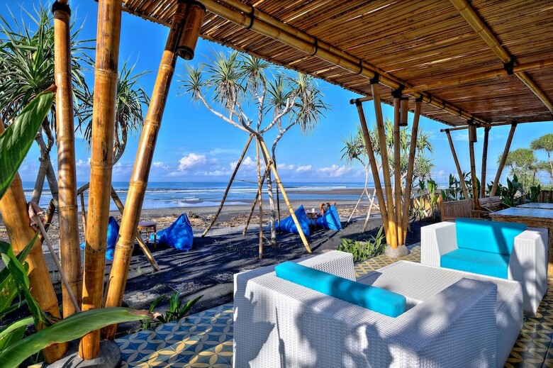 Hotel Wide Sands Beach Retreat