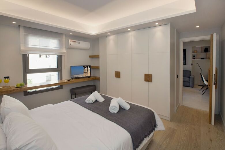 Apartamentos Acropolis Golden Suites By Ghh