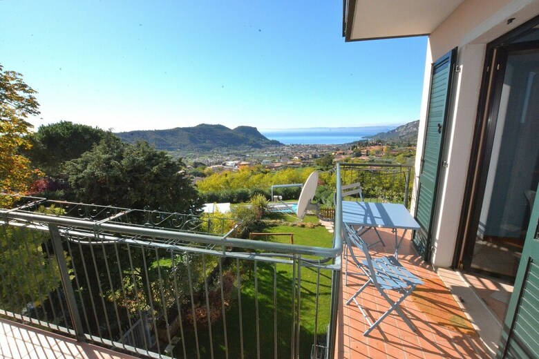 Apartment Montegolo Four With Pool And Lake View