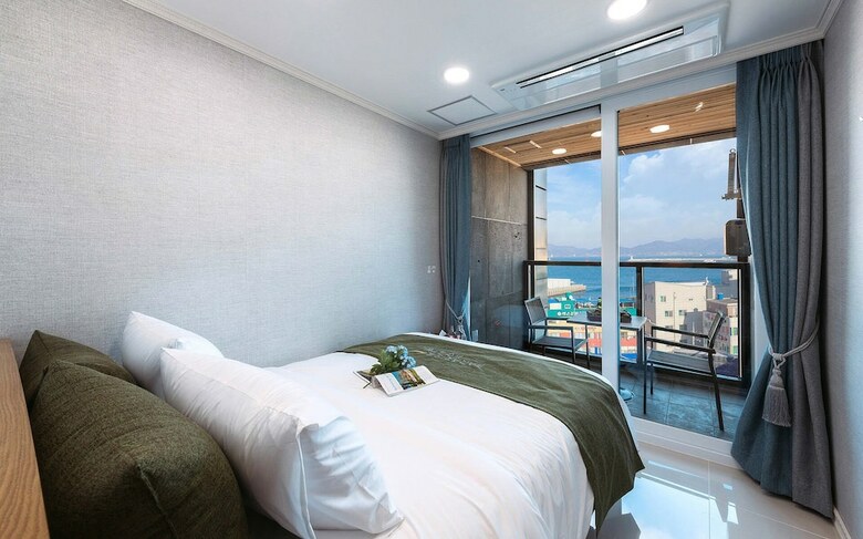 Yeosu Paradise Spa Pension