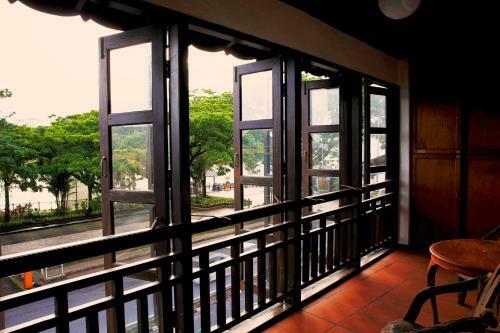 Hostal Kuching Waterfront Lodge
