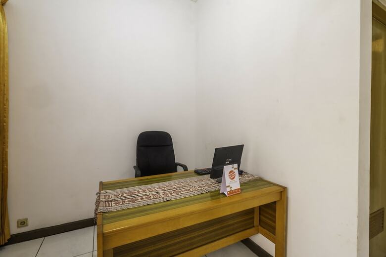 Hotel Oyo 2728 Sinulingga Residence