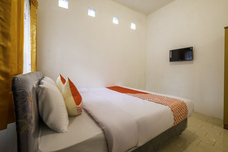 Hotel Oyo 2728 Sinulingga Residence