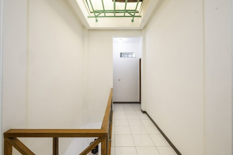 Hotel Oyo 2728 Sinulingga Residence