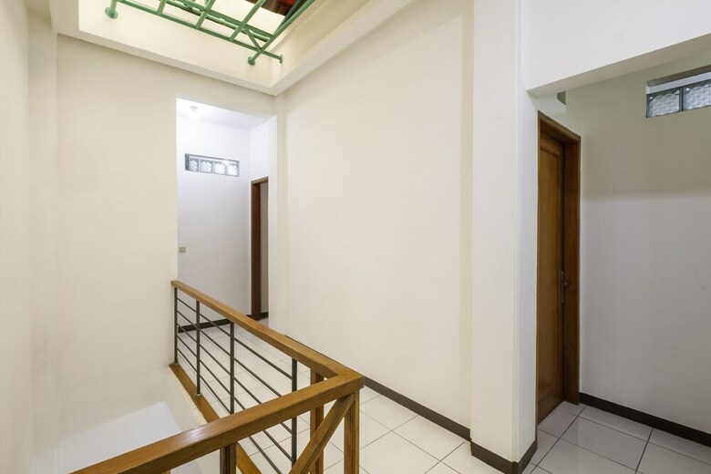 Hotel Oyo 2728 Sinulingga Residence