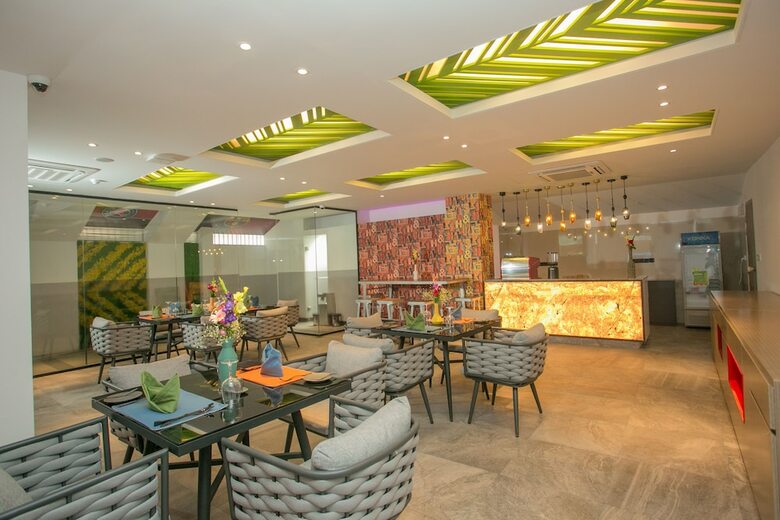 Hotel Omni Residency