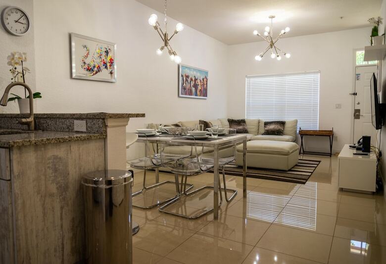 Luxurious Venetian Gem By Orlando Short Term