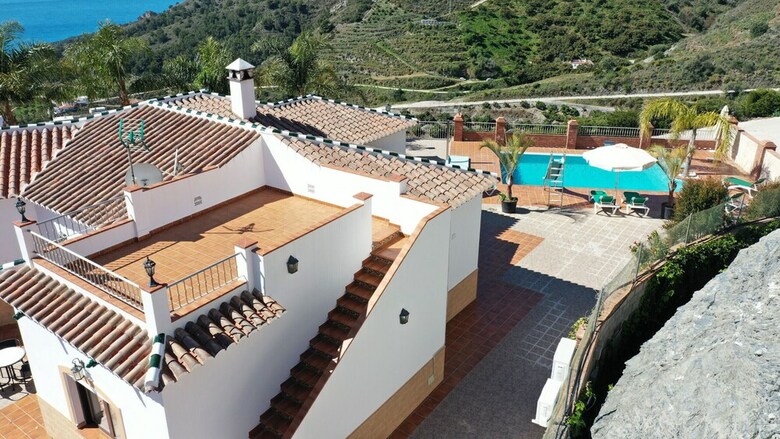 1149 Villa Paquita