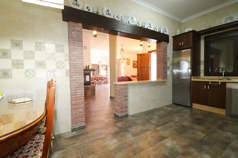 1149 Villa Paquita