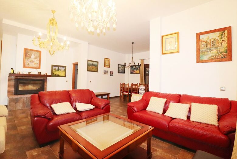 1149 Villa Paquita