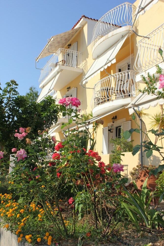 Aparthotel Oskars Studios & Apartments