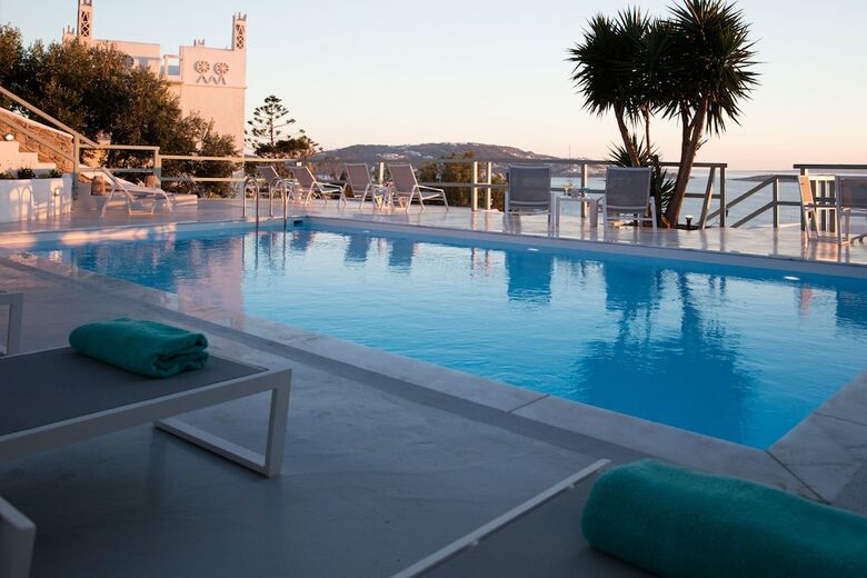 Omiros The Feelgood Hotel