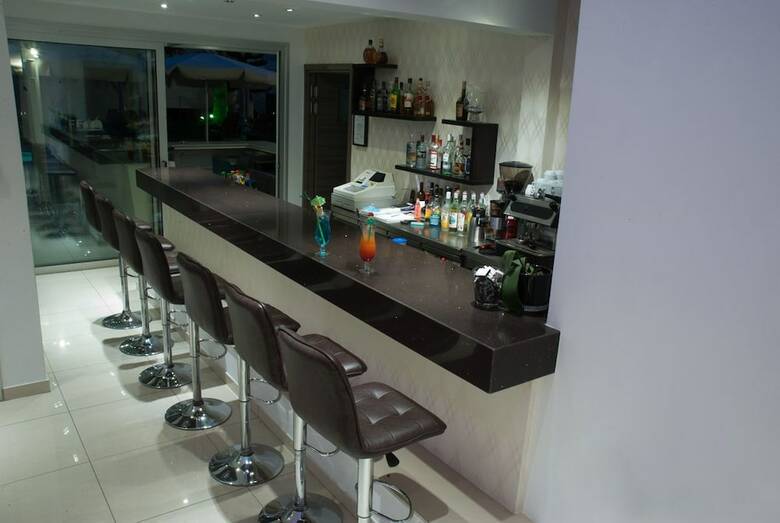 Aparthotel Frixos Suites Hotel Apts