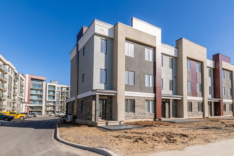 Simply Comfort Modern Hamilton Apartment