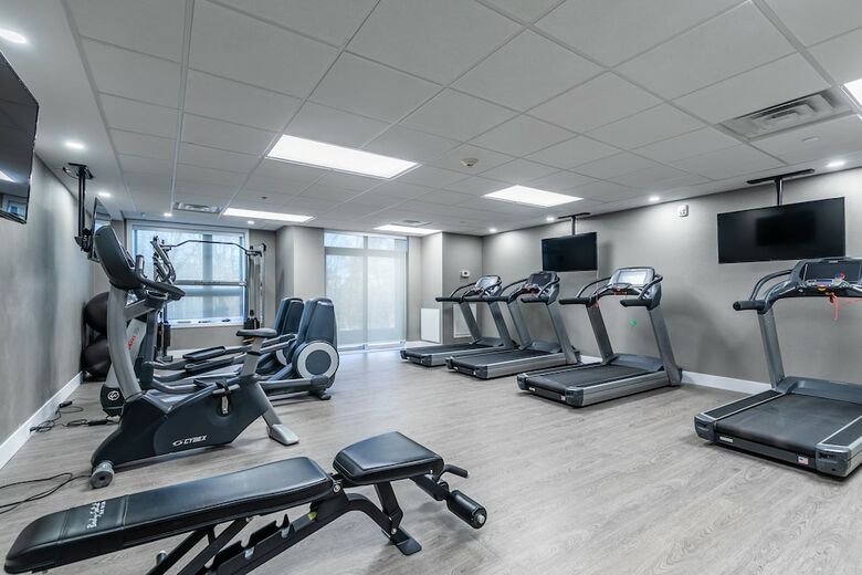 Simply Comfort Modern Hamilton Apartment