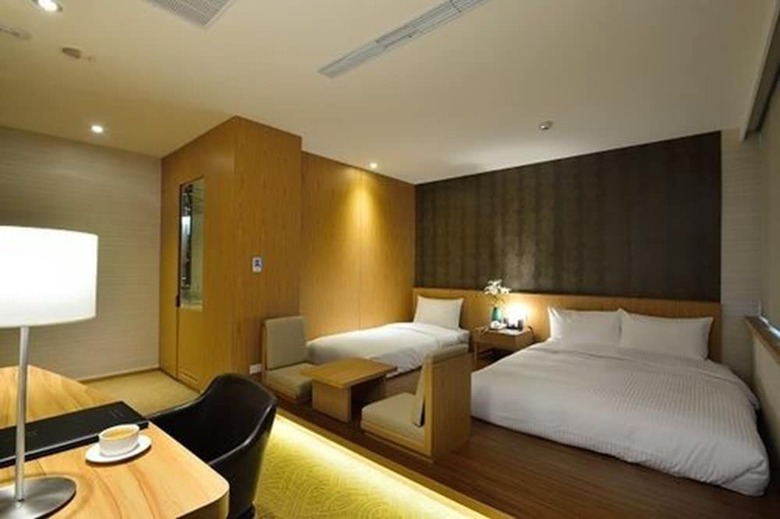 Friend Hotel - Yoyo