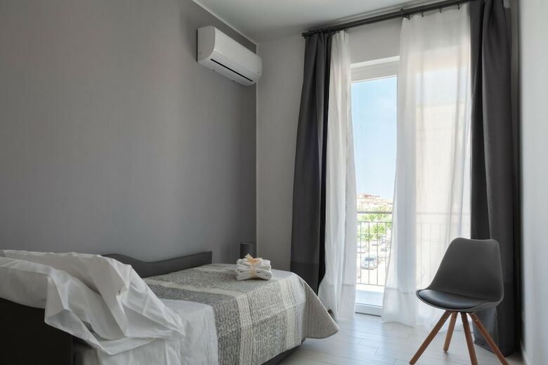 House 103 Rent Apartment