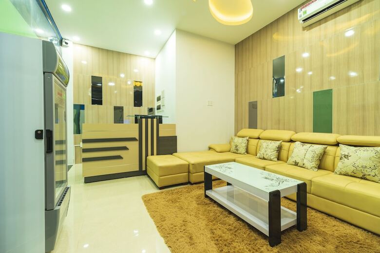 Paradise Hotel