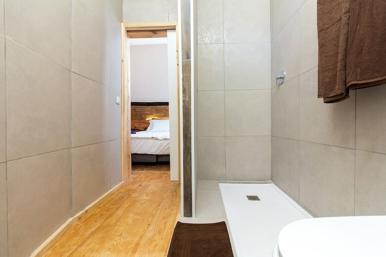 Bed & Breakfast Feel At Home Guest House