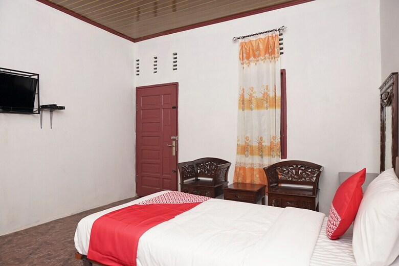 Oyo 2410 Intan Hotel