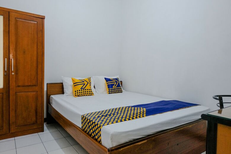 Hostal Spot On 2749 Tiga Sinar Residence