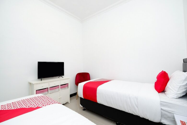 Hotel Oyo 1611 Four D'home