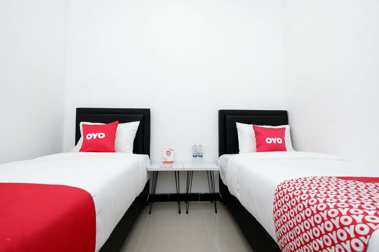 Hotel Oyo 1611 Four D'home