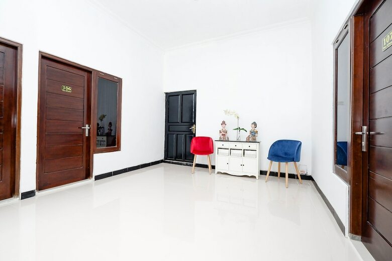 Hotel Oyo 1611 Four D'home