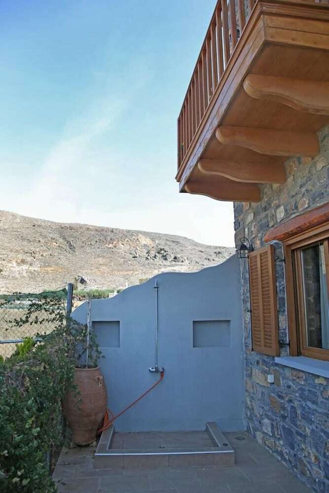 Kalo Nero Apartments