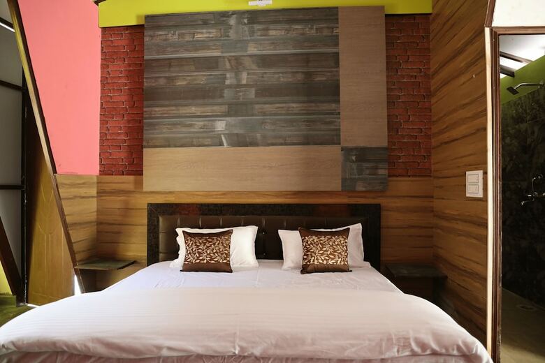 Hotel Rakatal Rocks Resort