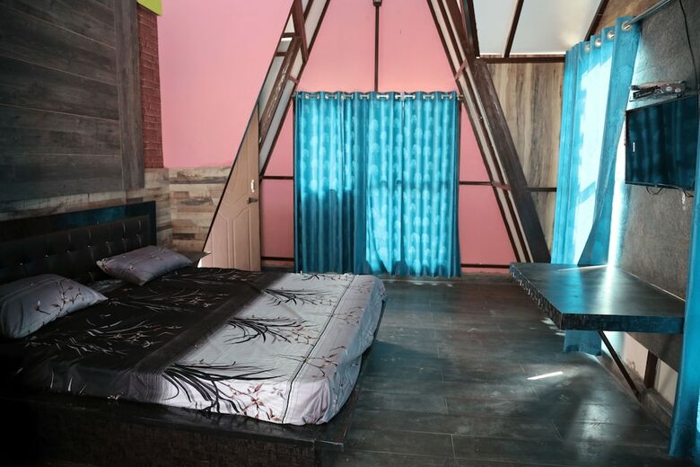 Hotel Rakatal Rocks Resort