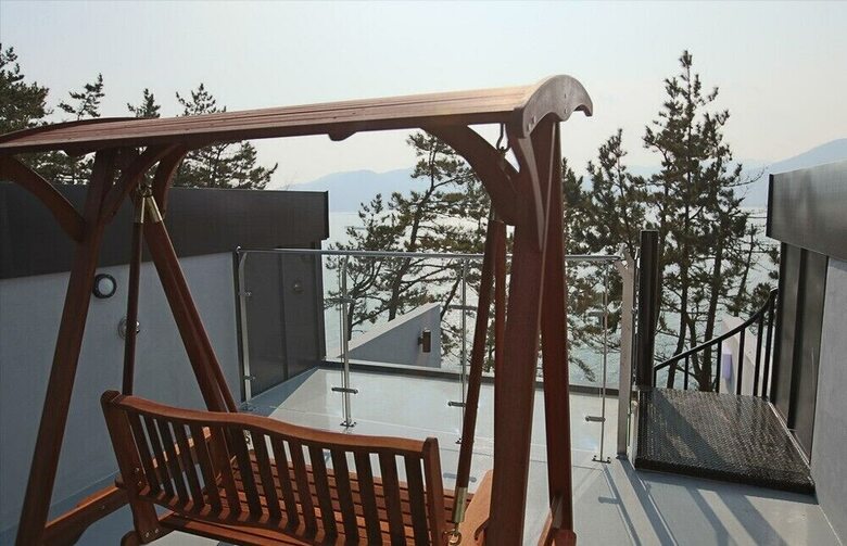 The Hill Pool Villa Pension