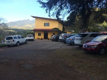 Hostal Villa Marita