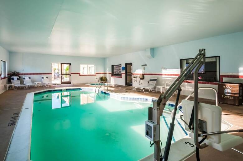 Hotel Comfort Inn And Suites