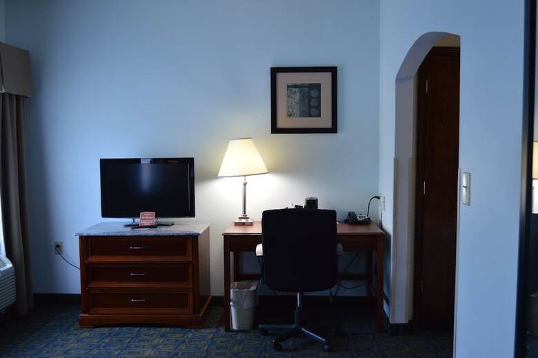 Hotel Quality Inn & Suites