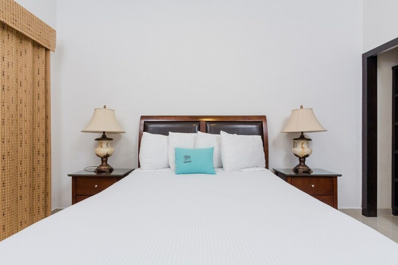 Aparthotel Laguna Shores Resort