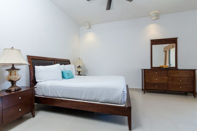 Aparthotel Laguna Shores Resort