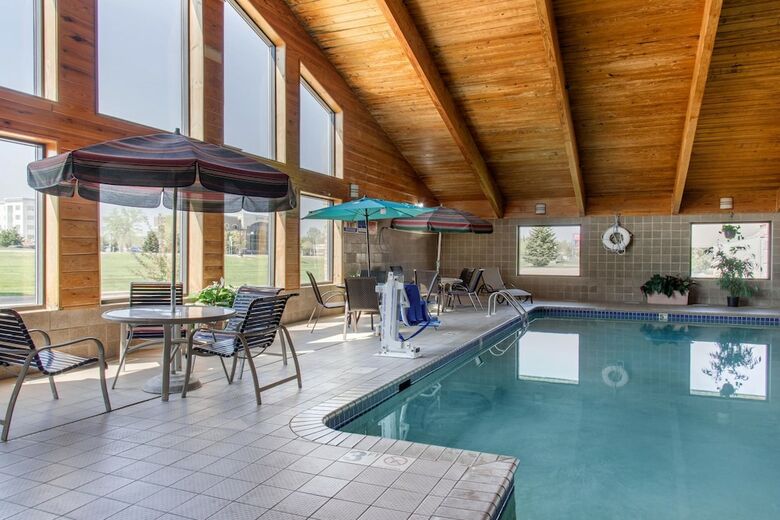 Hotel Quality Inn & Suites