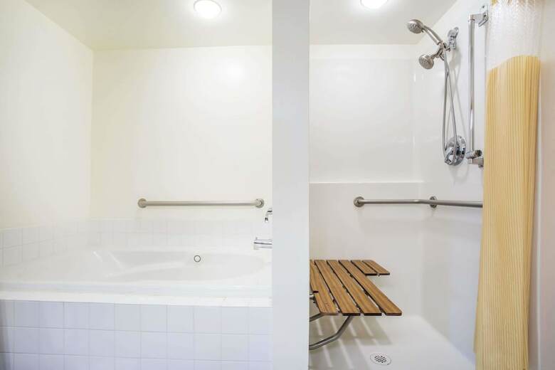 Hotel Days Inn By Wyndham Seattle Aurora