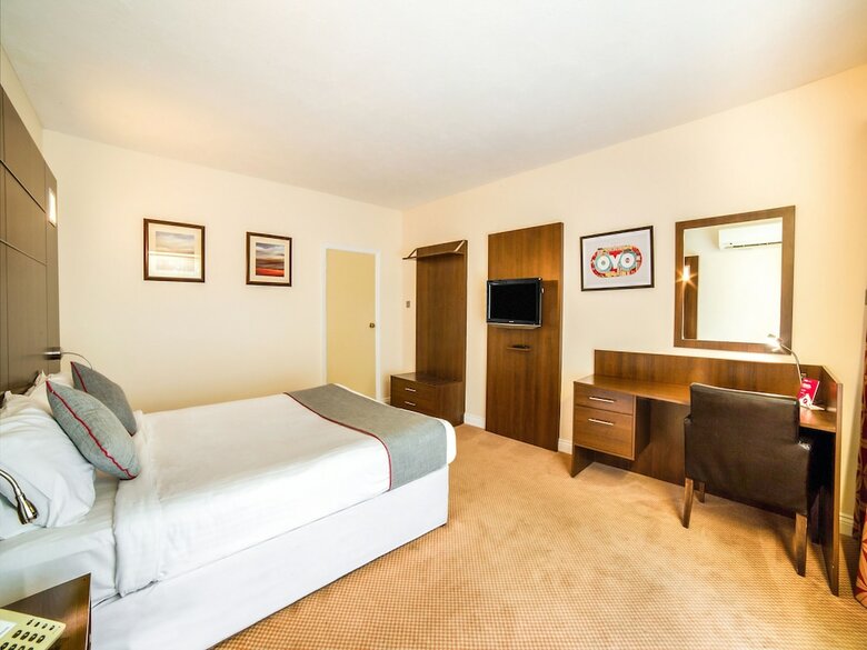 Oyo Flagship The Bridge House Hotel