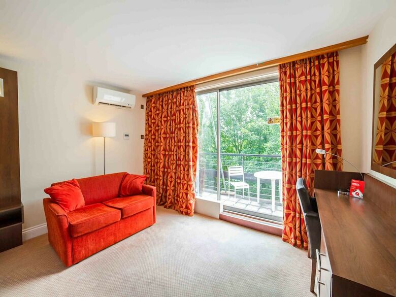 Oyo Flagship The Bridge House Hotel