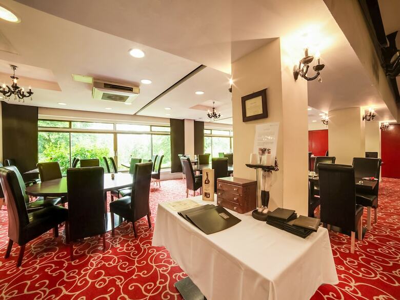 Oyo Flagship The Bridge House Hotel