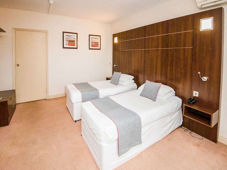 Oyo Flagship The Bridge House Hotel
